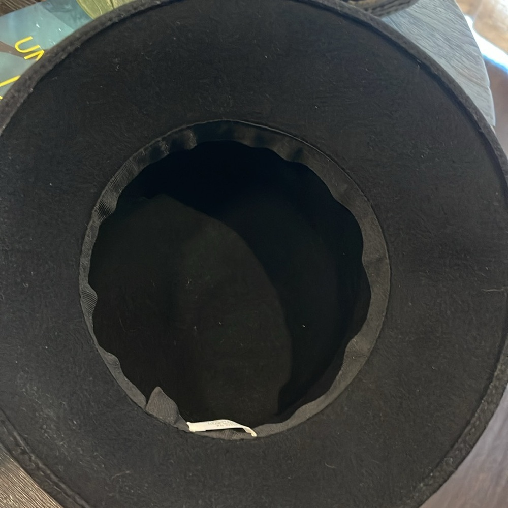 Felt Hat - Picture 3 of 4